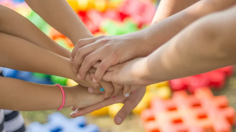 Familienbonus Plus 2026: 2.000 eurós adókedvezmény gyermekenként, változások 2027-től