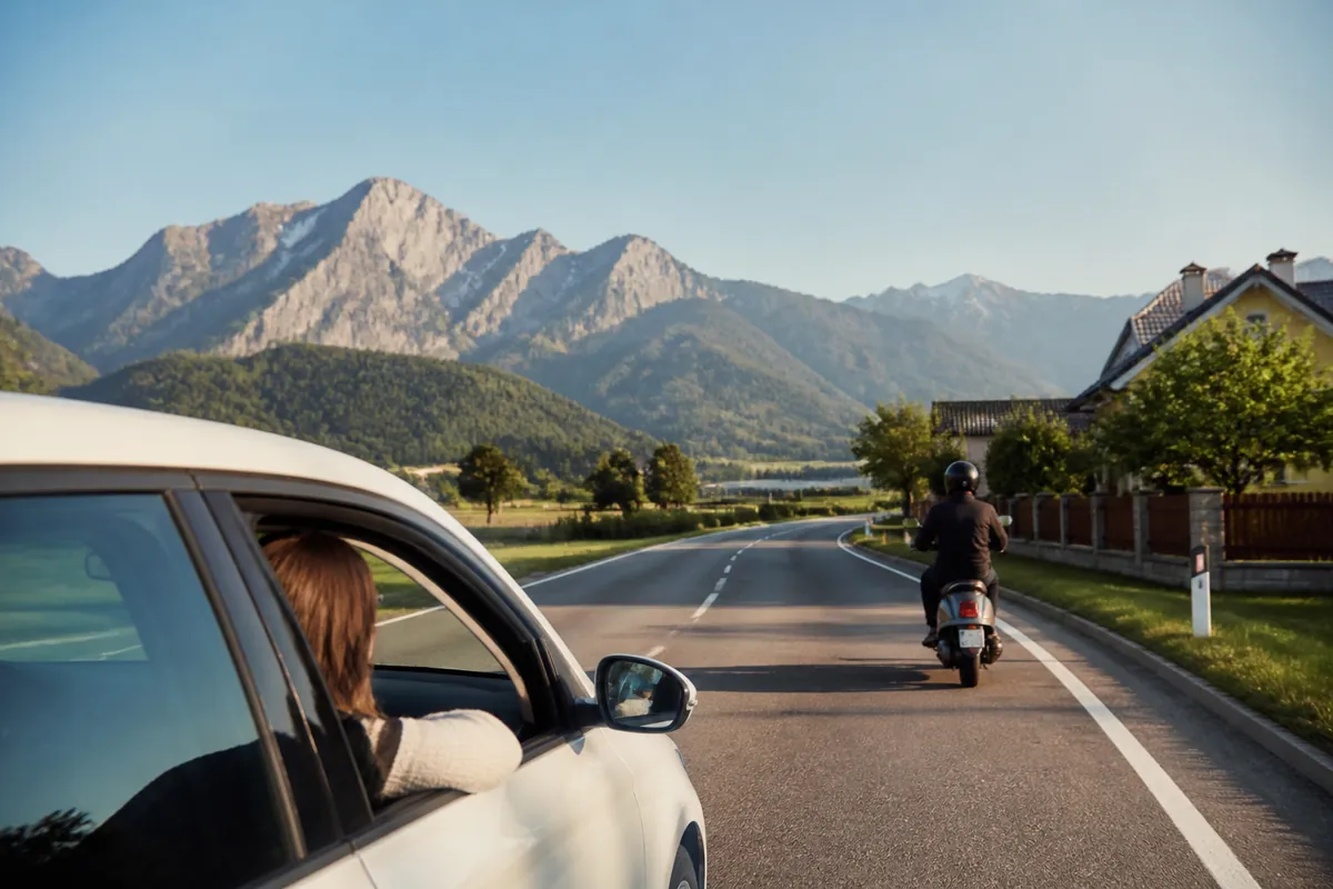 Jogosítvány Ausztriában 2026: L17, mopedjogosítvány és többfázisú képzés